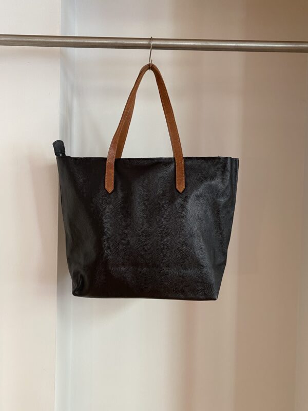 Bolso de piel negro